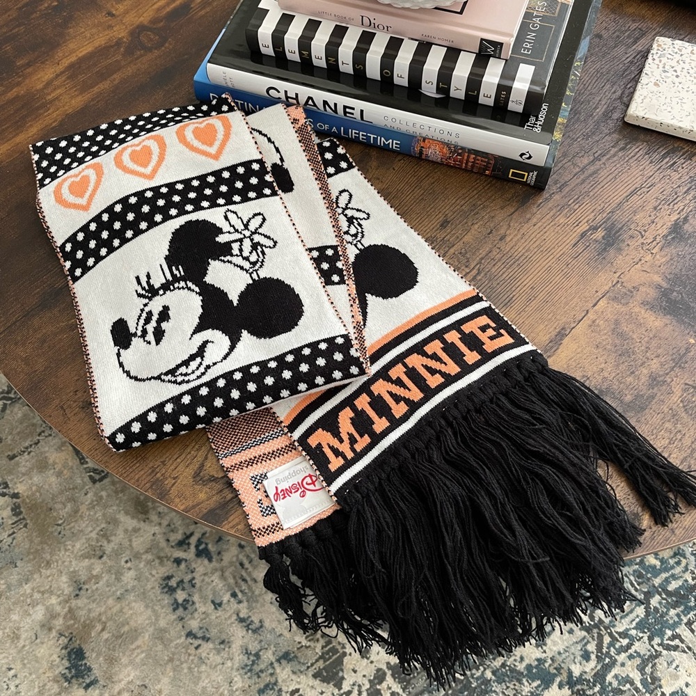 Disney Minnie Scarf